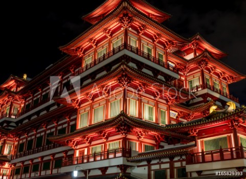 Bild på Singapore Buddha Tooth Relic Temple at night in chinatown